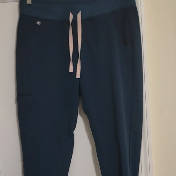 FIGS -BLUES Bundle, few NWT, or gently worn, all like new or new - Picture 4 of 11